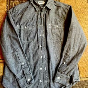 Taylor Stitch The California in Charcoals Everyday Chambray
